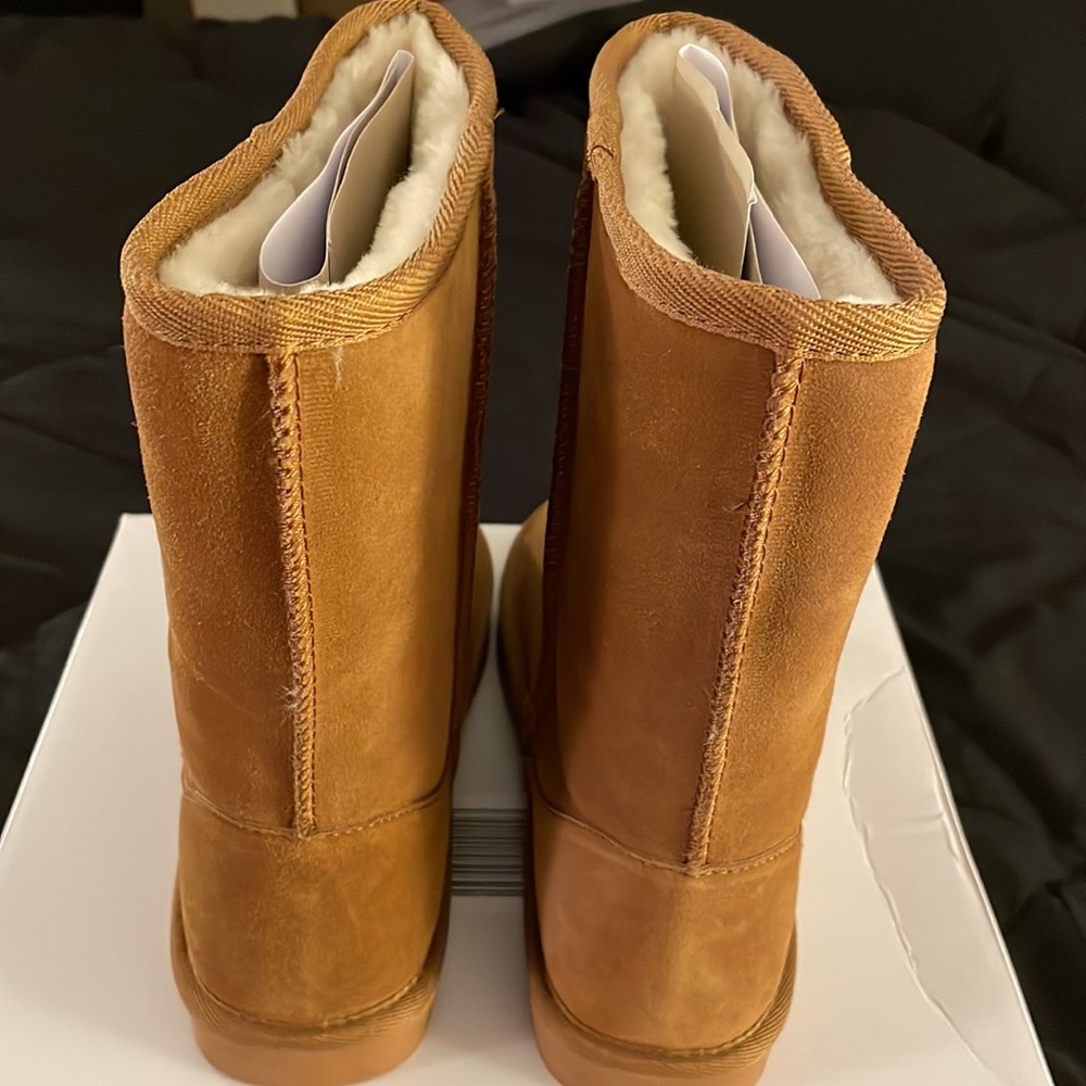 🔥Sale🔥pretty and comfy chestnut suede boots ..NWOT..NIB..never worn - Picture 3 of 5